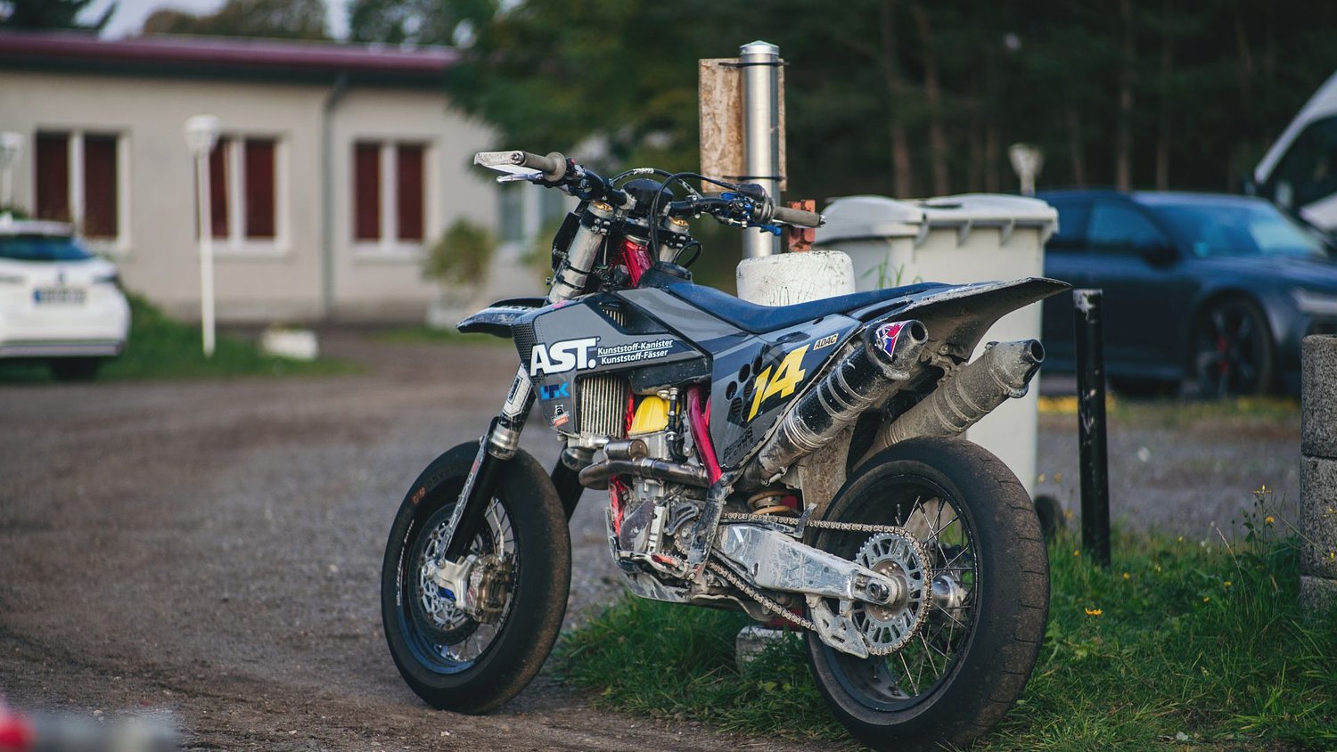 Teen on an electric dirt bike leads N.J. police on high speed chase