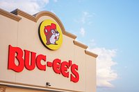 Texas is going to keep the largest Buc-ee’s title after all