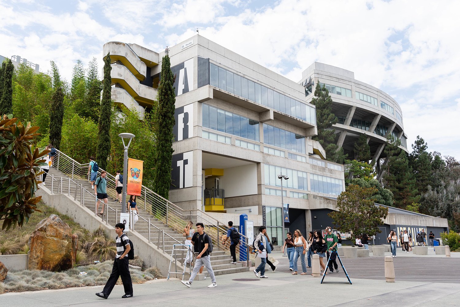 California lawmakers look to settle turf war over community college bachelor’s degrees