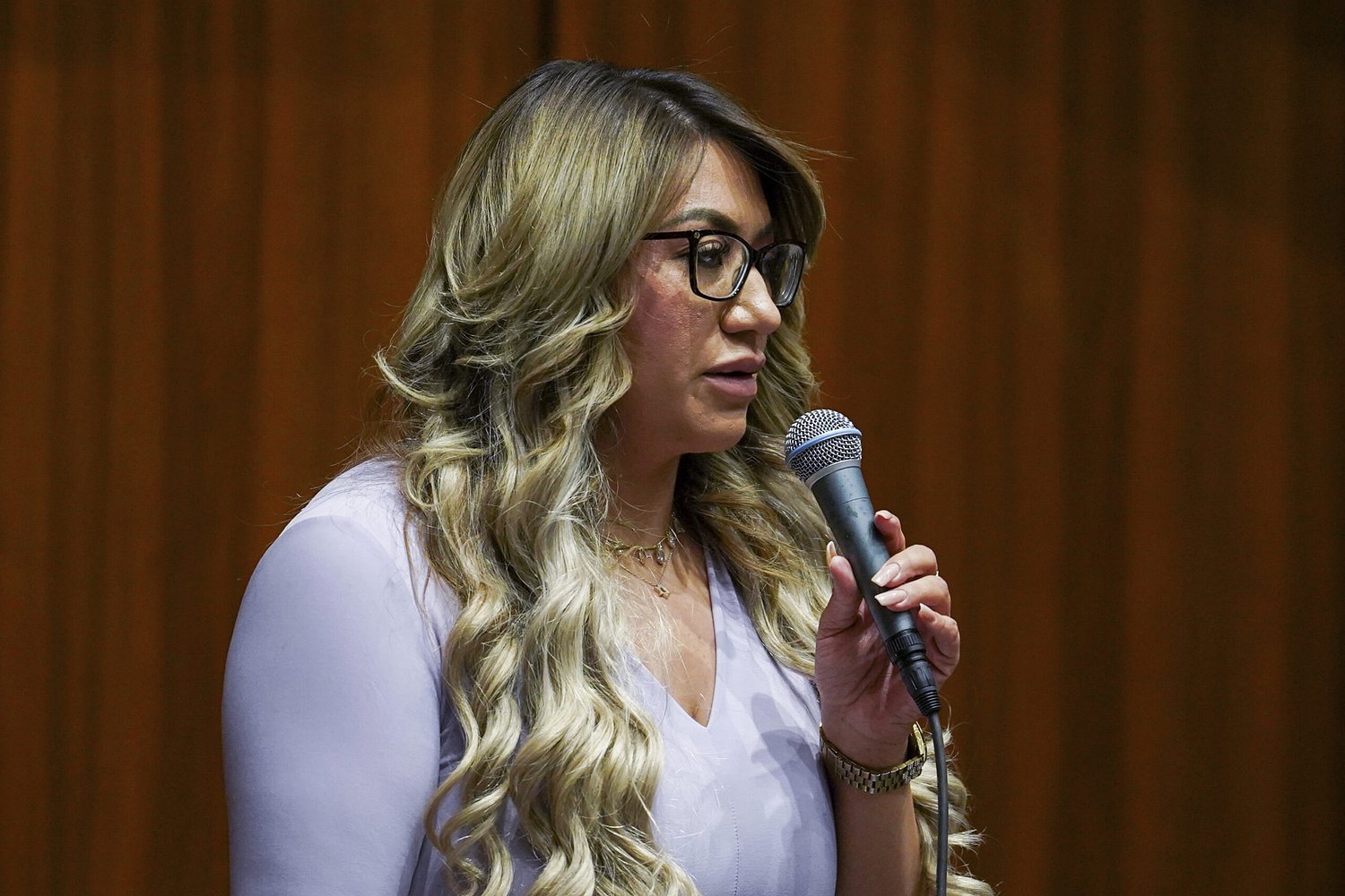 Alma Hernandez sounds alarm over antisemitism in her Arizona Senate race