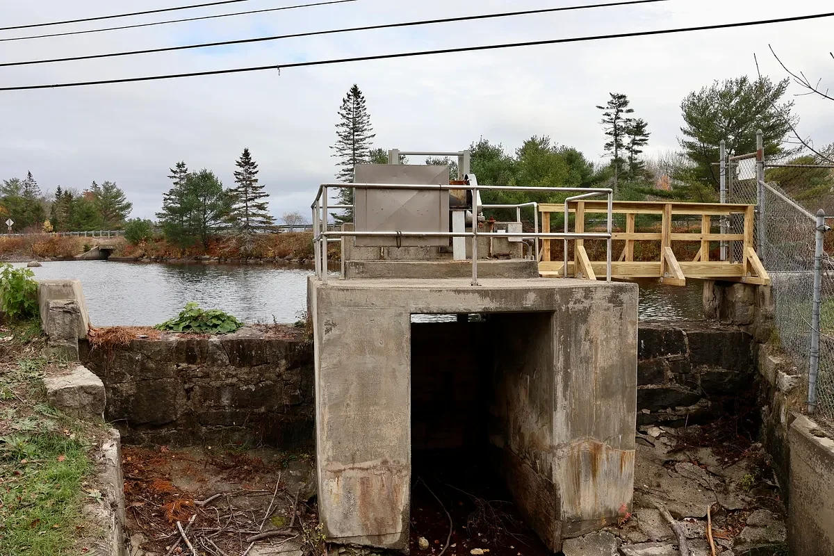 Transfer of Bucksport-area dams delayed by company’s legal interest