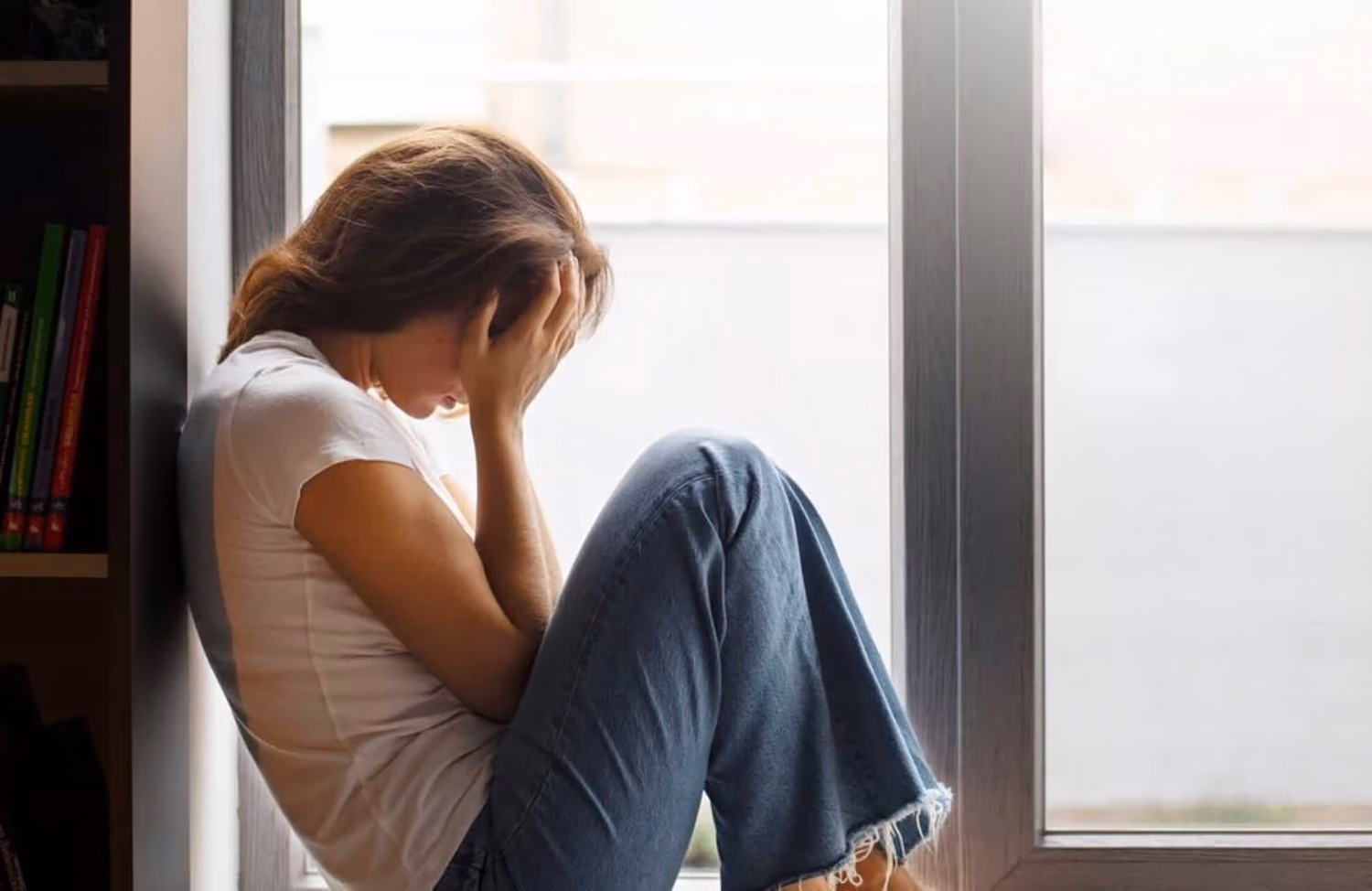 Adolescenta din Cisnădie, care poate ieși din casă doar ca să meargă la școală: judecătorii sunt cu ochii pe ea