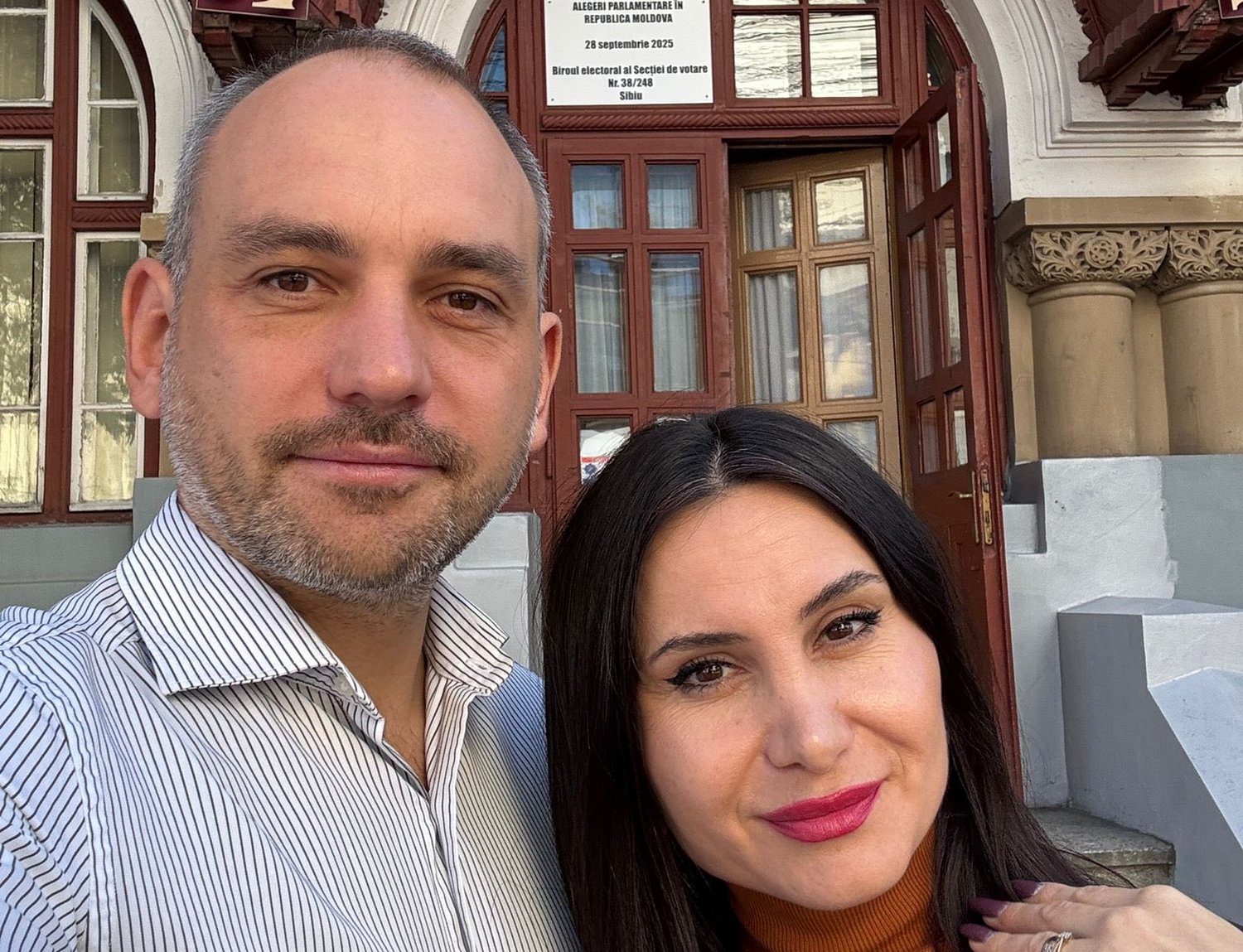 Deputatul Adrian Echert îi îndeamnă pe moldoveni să meargă la urne: „Soția mea a votat pentru drumul european”