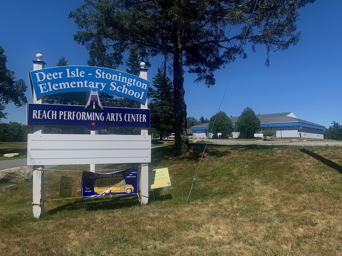 Deer Isle teachers give school board members an earful over staff turnover