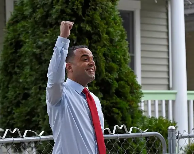 Holyoke council approves Mayor Garcia’s finance overhaul