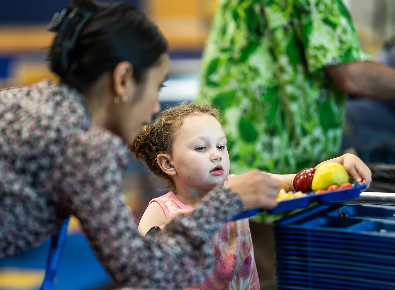 Wyden introduces bill to expand schools’ access to local produce