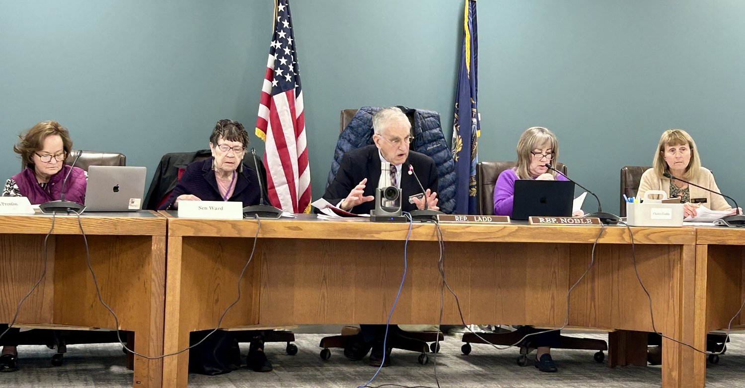 Bipartisan committee pushes EFA administrator to release academic performance data