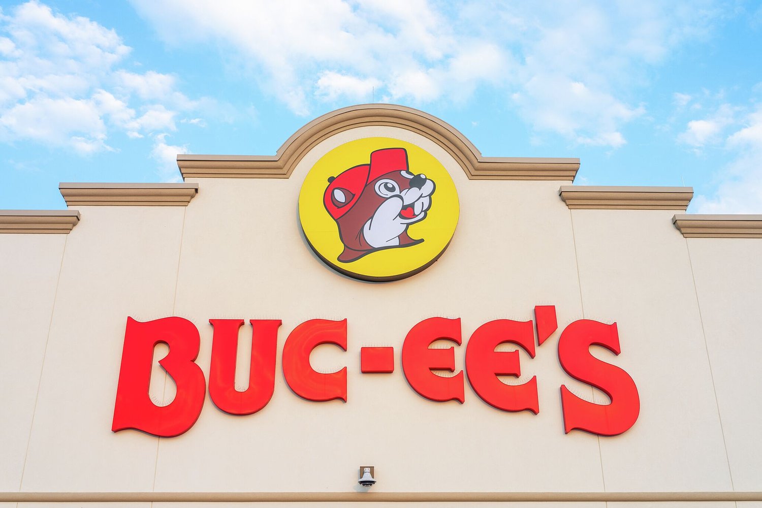 Buc-ee's alleges Florida oddities shop put beaver logo on t-shirt