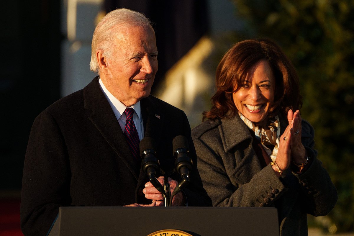 Biden team failed Kamala Harris in 2024, Democratic autopsy says