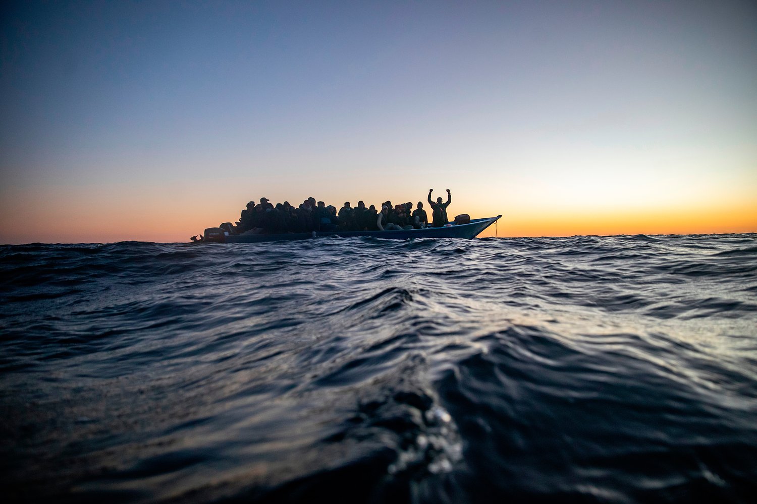 10 dead after boat capsizes