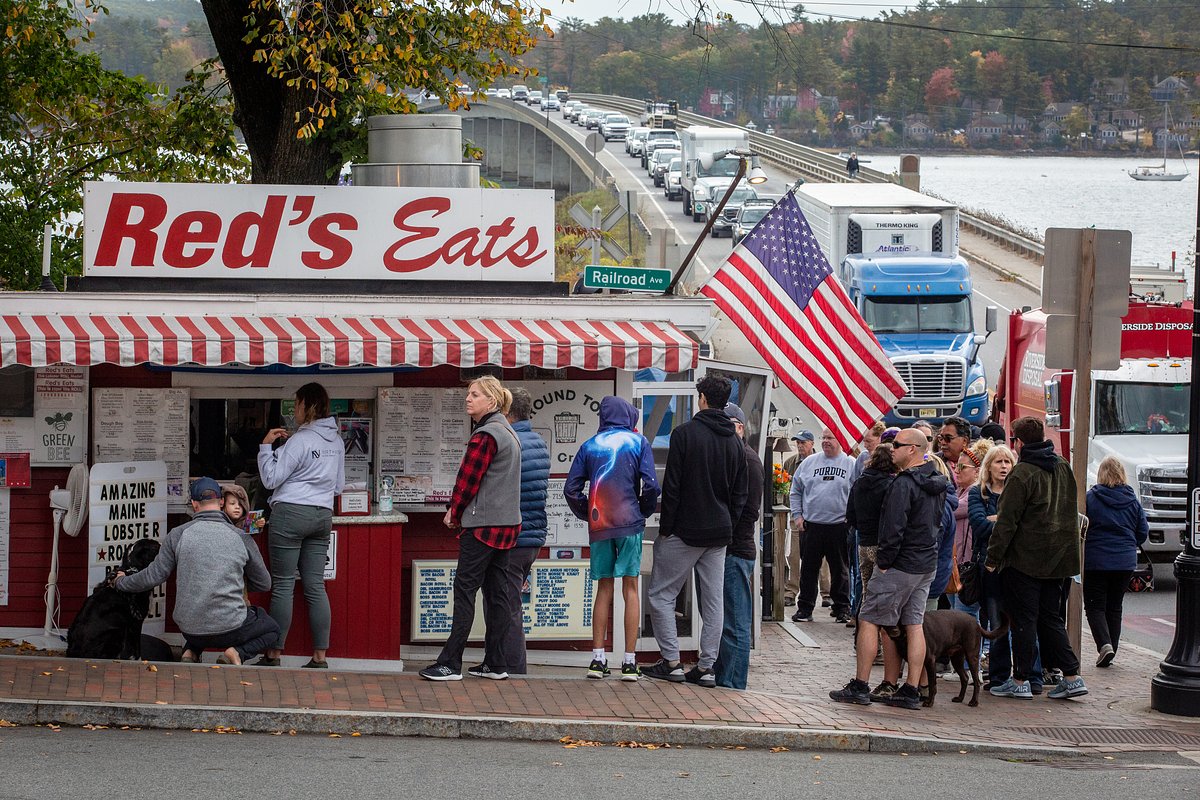 Red's Eats opens for season in Wiscasset