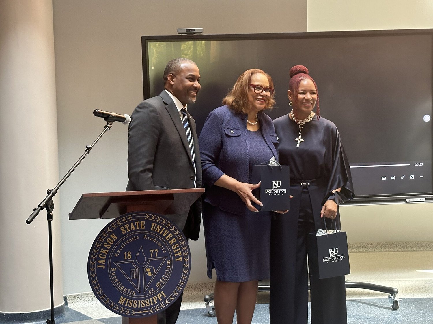 Jackson State officials plan to put $500K from FedEx toward business student scholarships and internships