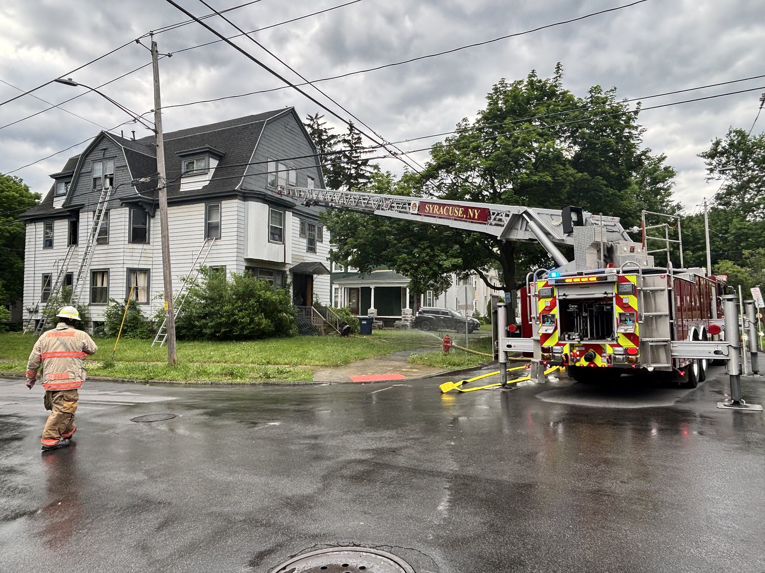 9 displaced after kitchen fire in apartment building on Syracuse’s South Side