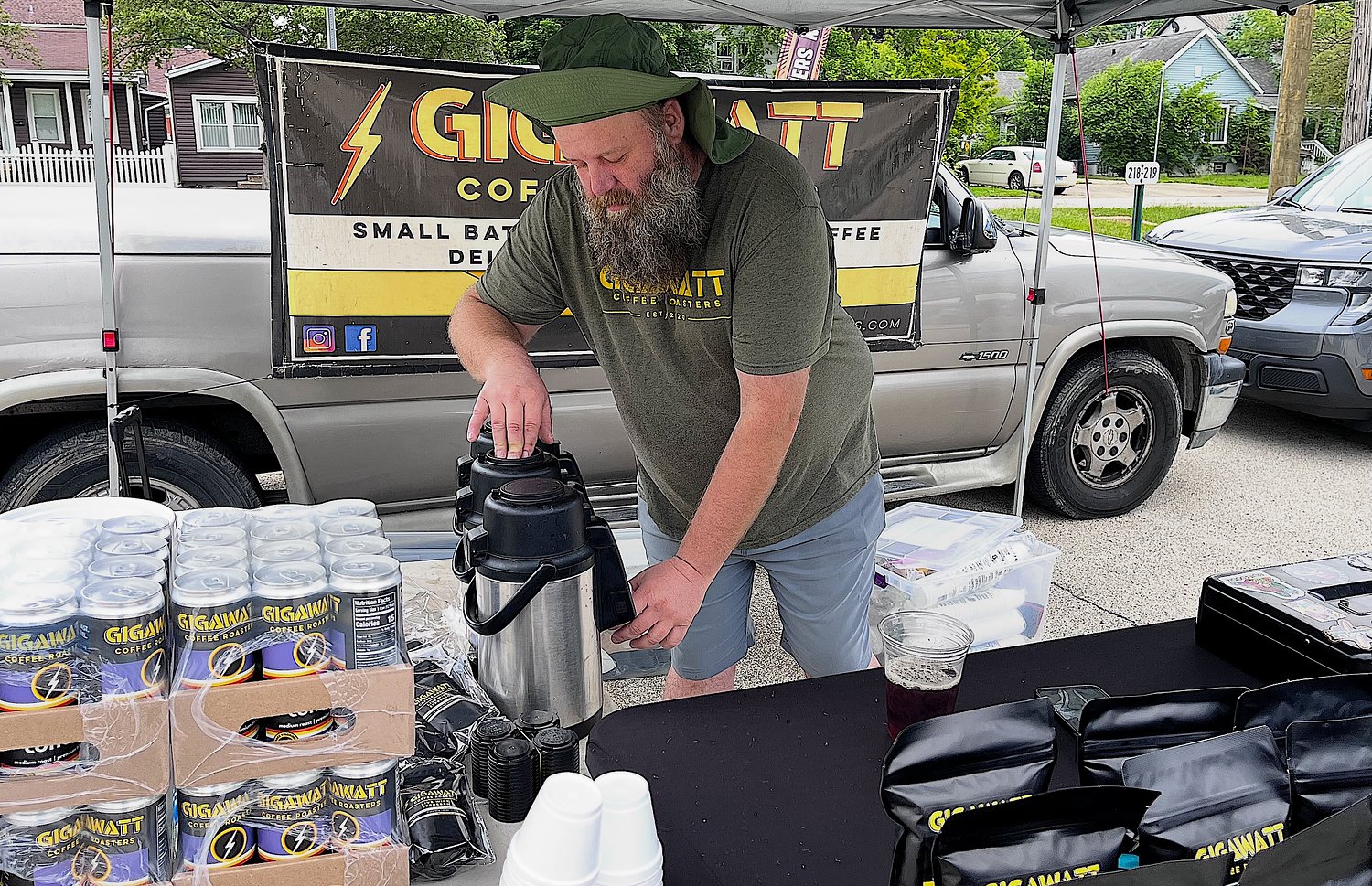 Where to find a farmers market in the Joliet area