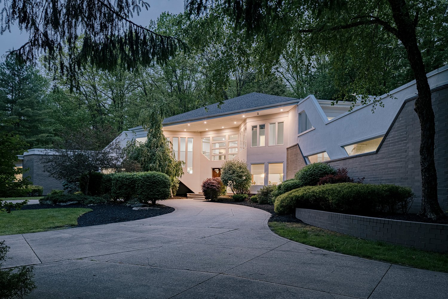 Contemporary Moreland Hills home surrounded by woods asks $1.95M: House of the Week