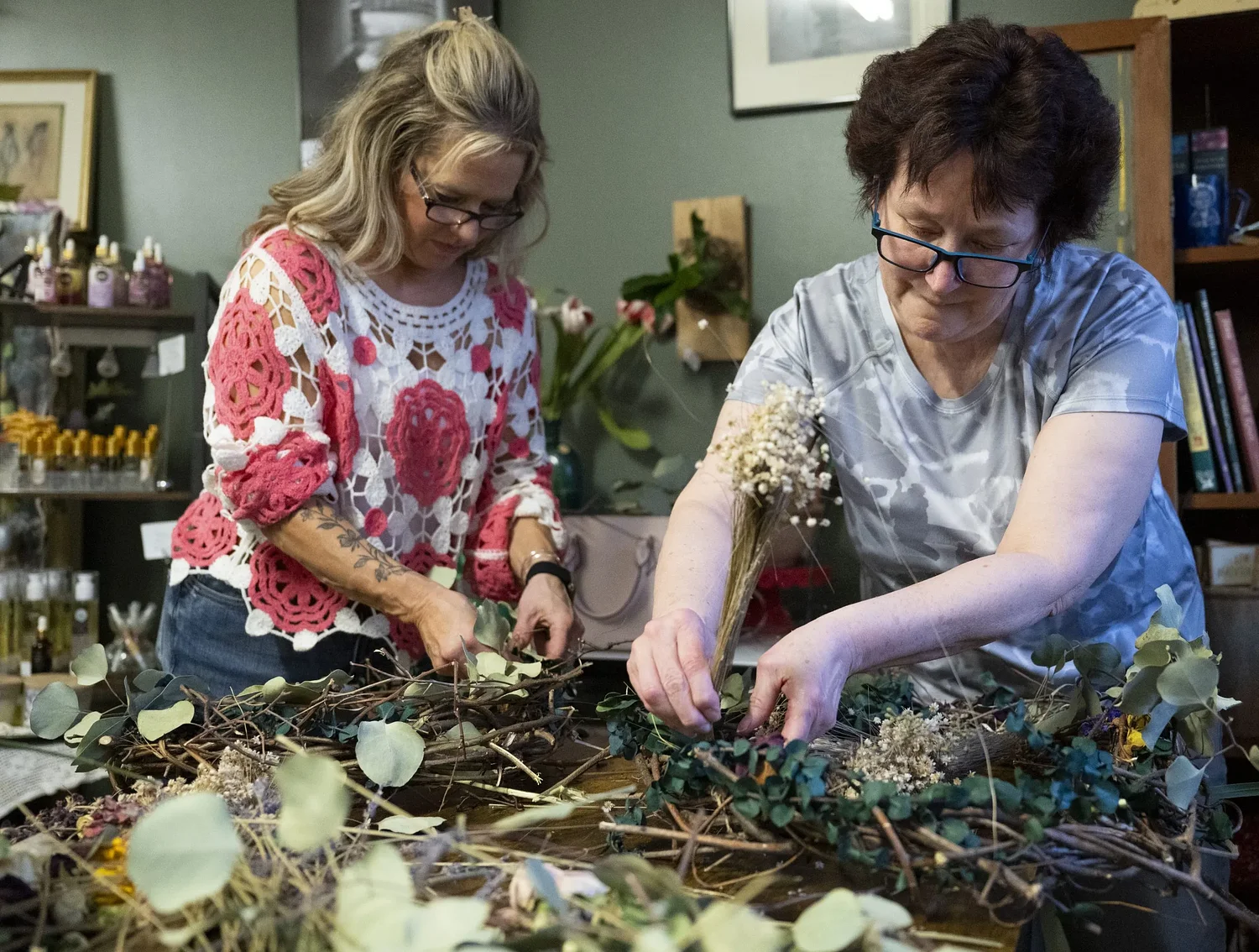 Cultivating a budding tradition: Easthampton flower shop petals a new way to connect with the seasons