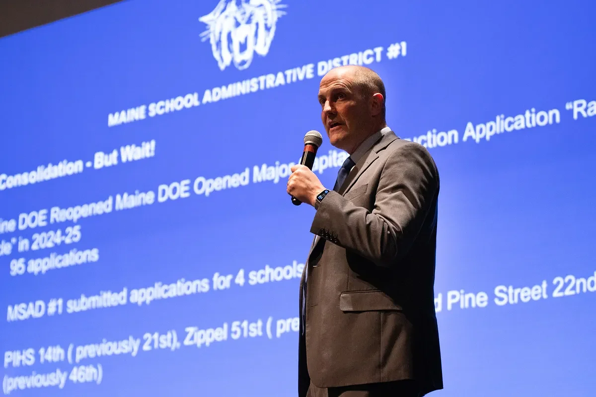 Residents question planned Presque Isle school closure
