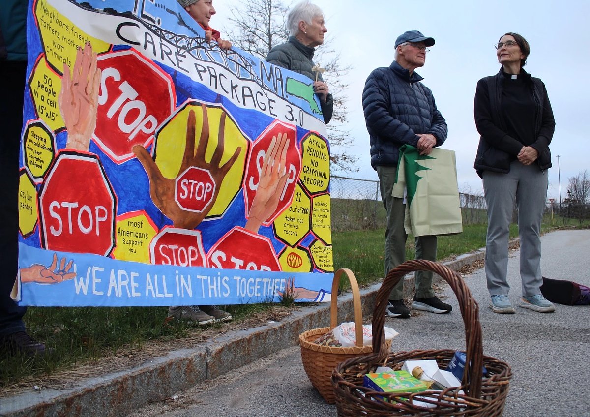 8 Mainers arrested while trying to deliver care packages to ICE detainees in Massachusetts