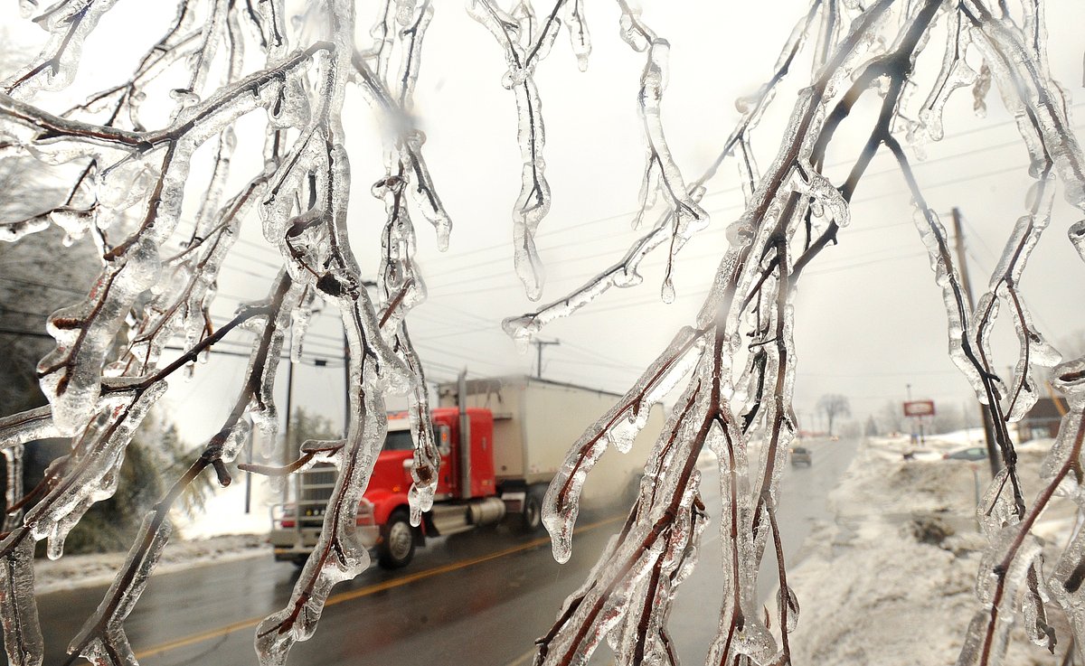 Freezing rain causes poor traveling conditions in Maine